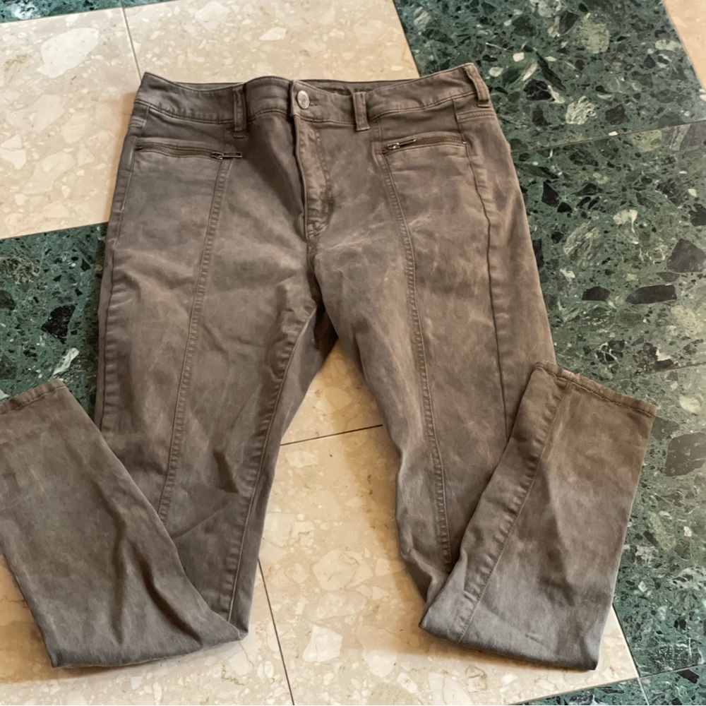 American Eagle khaki skinny pants 10